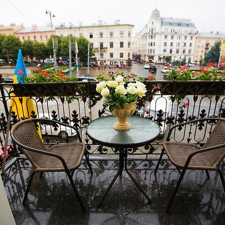 Allureinn Hotel And Spa Csernyivci Kültér fotó