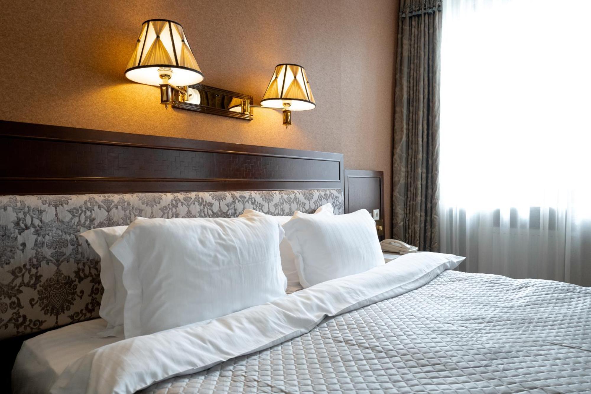 Allureinn Hotel And Spa Csernyivci Kültér fotó