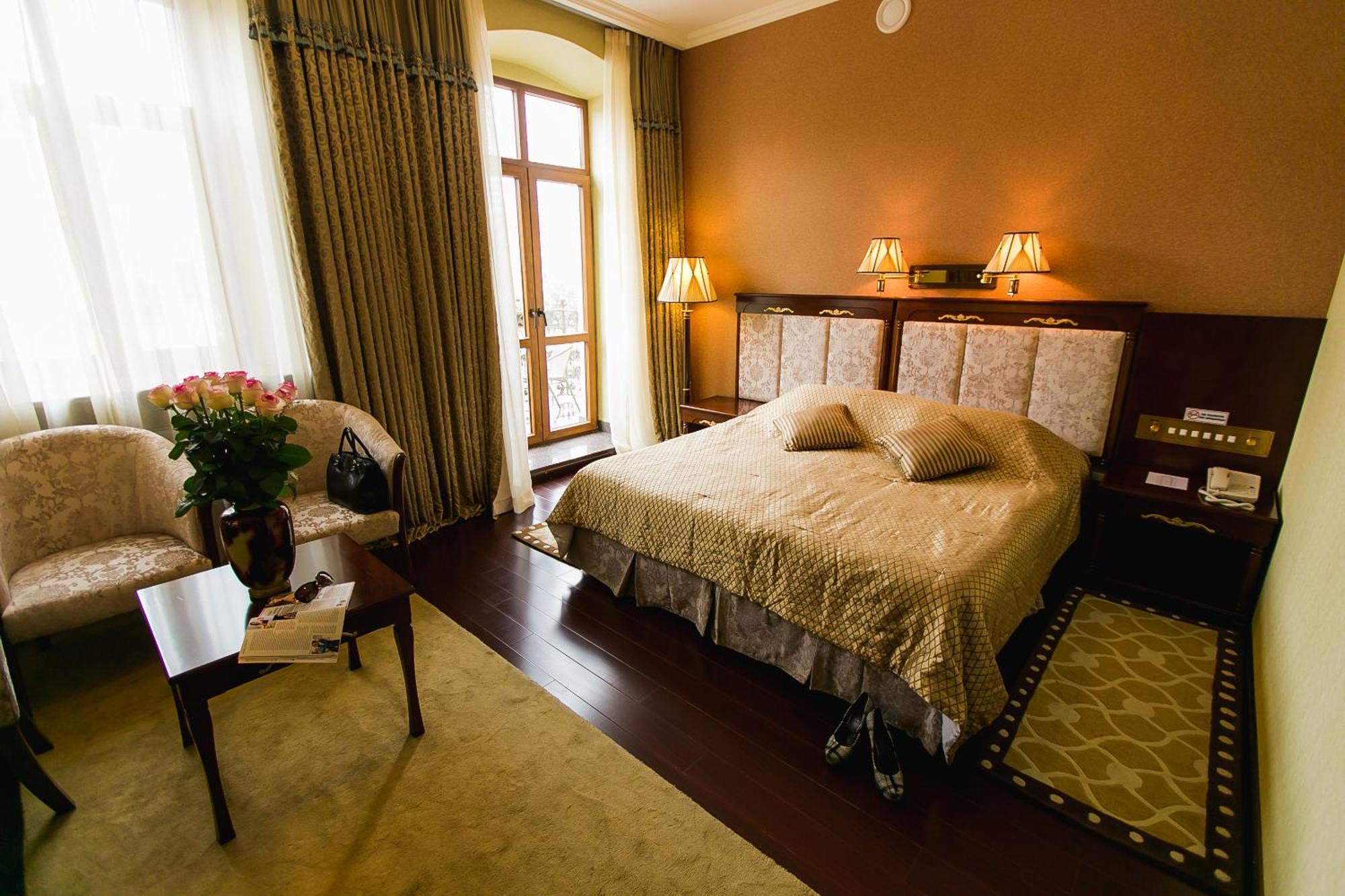 Allureinn Hotel And Spa Csernyivci Kültér fotó