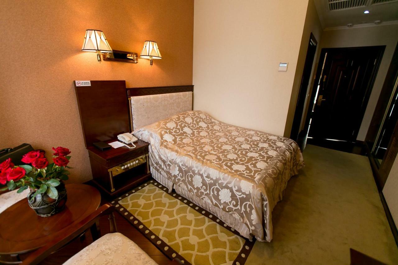 Allureinn Hotel And Spa Csernyivci Kültér fotó