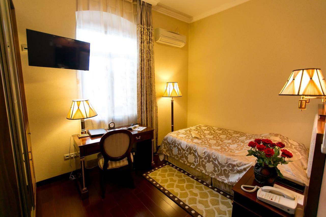 Allureinn Hotel And Spa Csernyivci Kültér fotó