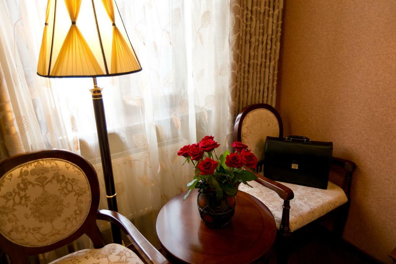 Allureinn Hotel And Spa Csernyivci Kültér fotó
