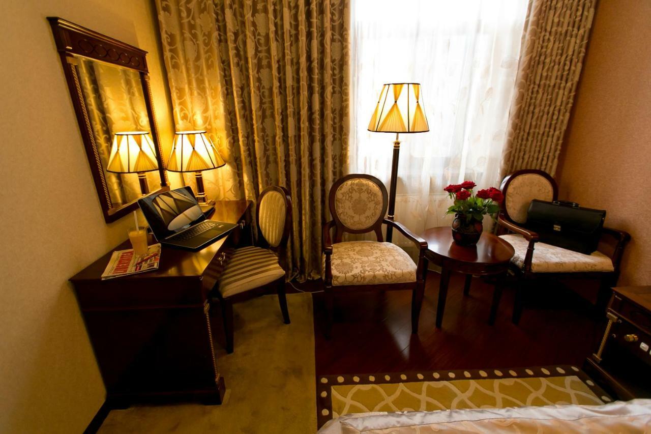 Allureinn Hotel And Spa Csernyivci Kültér fotó