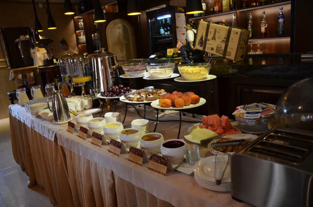 Allureinn Hotel And Spa Csernyivci Kültér fotó