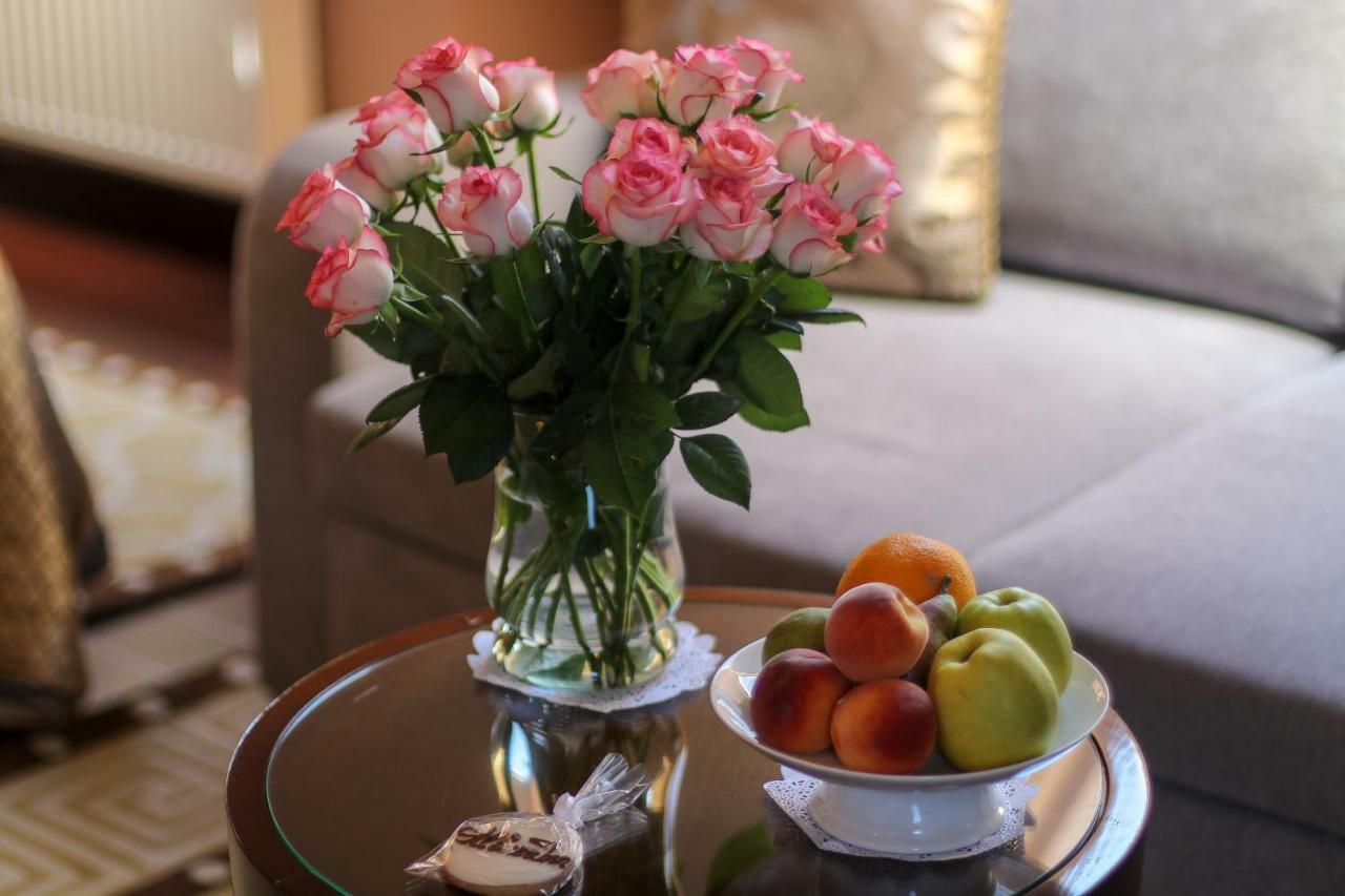 Allureinn Hotel And Spa Csernyivci Kültér fotó