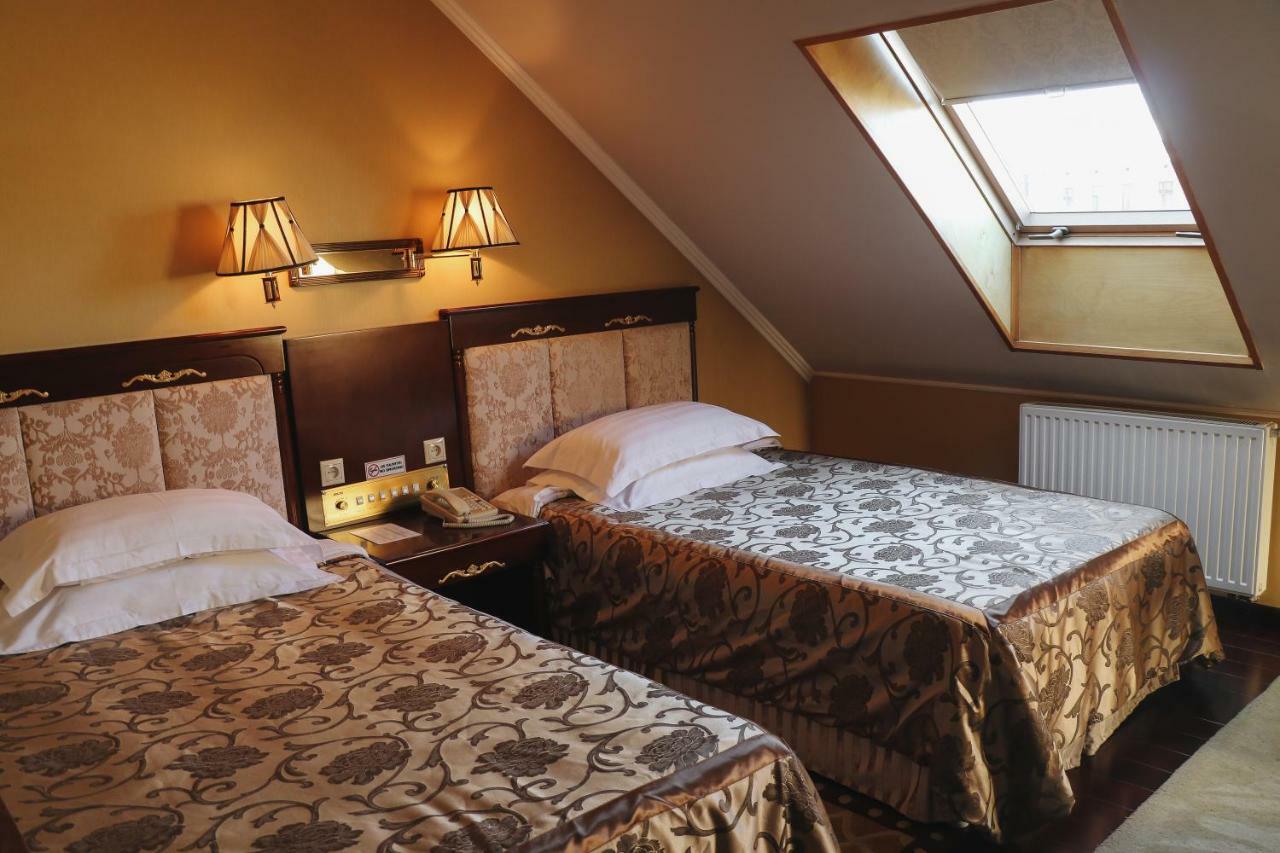 Allureinn Hotel And Spa Csernyivci Kültér fotó